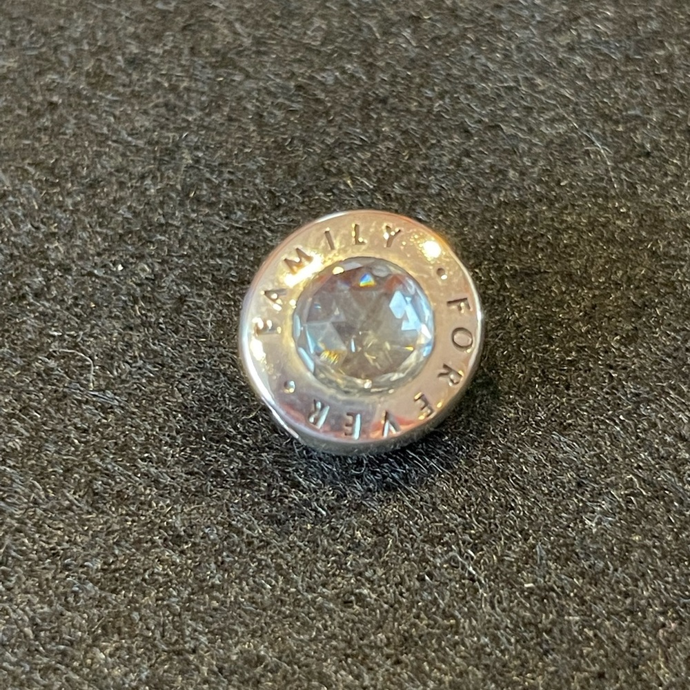 Authentic family forever Pandora charm